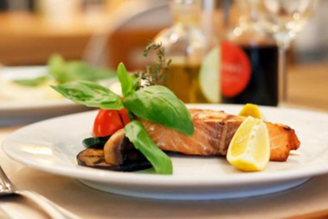 Imagen de Casi el 40% de lo que pagan los clientes en un restaurante son impuestos Imagen de Casi el 40% de lo que pagan los clientes en un restaurante son impuestos