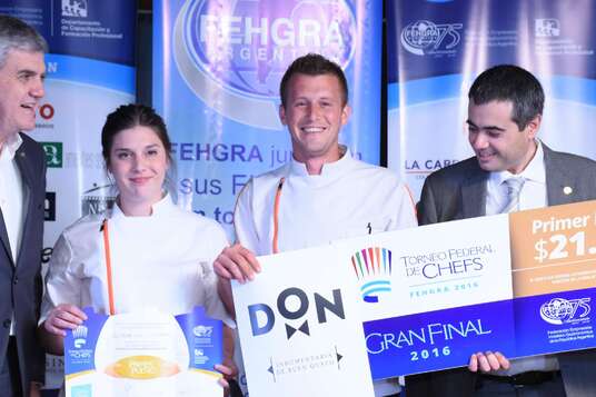 Imagen de Rosario: Primer Puesto en el Torneo Federal de Chef y Menci&oacute;n Especial en el Torneo Nacional de Mucamas y Mucamos