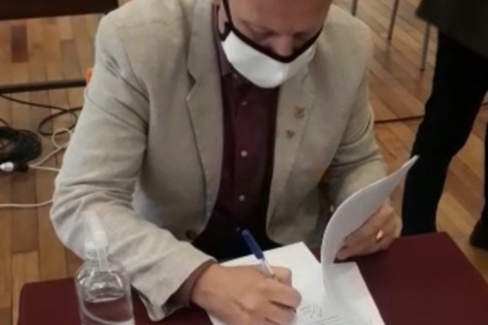 Imagen de AEHGAR firm&oacute; el convenio con el Programa Santa Fe Plus