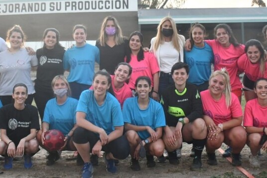Imagen de AEHGAR participó de la presentación del nuevo circuito turístico de Rosario dedicado a mujeres que marcaron la historia de la ciudad.