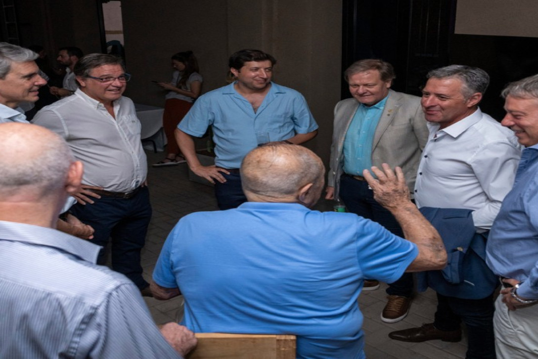 Imagen de AEHGAR DESPIDI&Oacute; EL A&Ntilde;O CON UN COCKTAIL EN EL CID