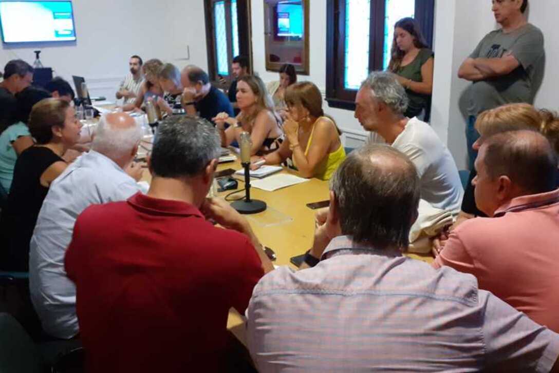 Imagen de AEHGAR ASISTI&Oacute; A LA COMISI&Oacute;N DE SERVICIOS P&Uacute;BLICOS  PARA BUSCAR UNA SOLUCI&Oacute;N A LA PROBLEM&Aacute;TICA DE RESIDUOS