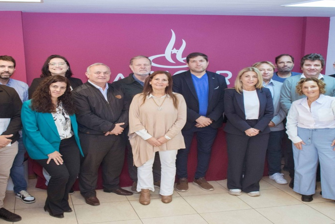 Imagen de Se presentó el Informe Económico de la Actividad Hotelera y Gastronómica de Rosario 2024 Imagen de Se presentó el Informe Económico de la Actividad Hotelera y Gastronómica de Rosario 2024